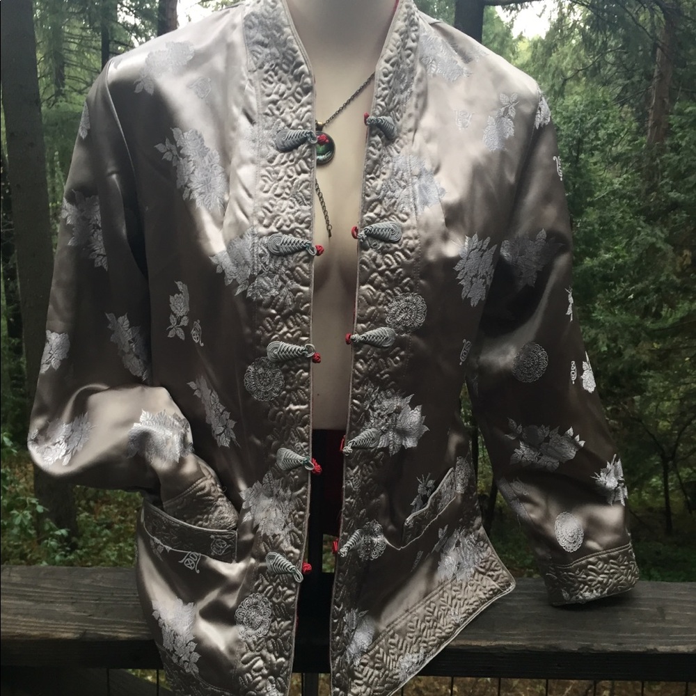 Mandarin silk reversible  quilted embroidered  burgundy jacket - Picture 2 of 16